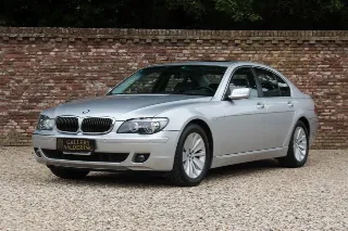 Foto 67 di 125: BMW 750i Luxurious and stylish “70.745 kms history”