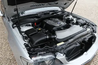 Foto 82 di 125: BMW 750i Luxurious and stylish “70.745 kms history”