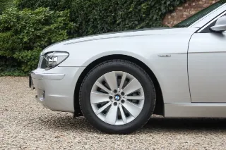 Foto 96 di 125: BMW 750i Luxurious and stylish “70.745 kms history”