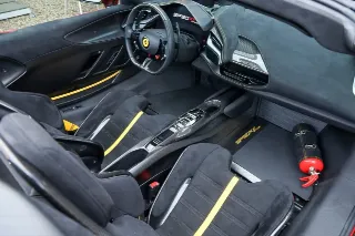 Foto 23 di 138: Ferrari SF90 XX Spider “Dealer mileage only – It’s new” EXCL. VAT, NETTO!