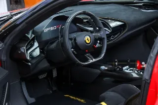 Foto 85 di 138: Ferrari SF90 XX Spider “Dealer mileage only – It’s new” EXCL. VAT, NETTO!