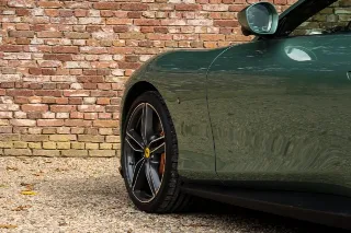 Foto 100 di 123: Ferrari Roma Spider “Verde Dora”