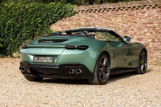 Foto 109 di 123: Ferrari Roma Spider “Verde Dora”