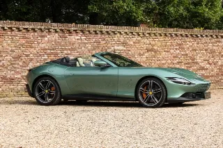 Foto 63 di 123: Ferrari Roma Spider “Verde Dora”