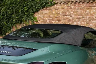 Foto 72 di 123: Ferrari Roma Spider “Verde Dora”