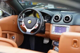 Foto 103 di 119: Ferrari California 4.3 “Tasteful Grigio Silverstone”