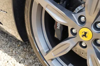 Foto 14 di 119: Ferrari California 4.3 “Tasteful Grigio Silverstone”