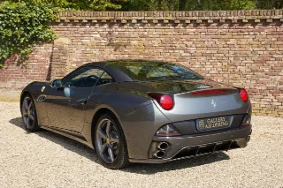 Foto 15 di 119: Ferrari California 4.3 “Tasteful Grigio Silverstone”