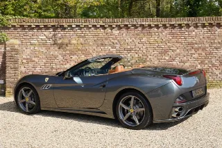 Foto 17 di 119: Ferrari California 4.3 “Tasteful Grigio Silverstone”