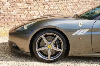 Foto 20 di 119: Ferrari California 4.3 “Tasteful Grigio Silverstone”