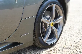 Foto 23 di 119: Ferrari California 4.3 “Tasteful Grigio Silverstone”