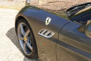 Foto 24 di 119: Ferrari California 4.3 “Tasteful Grigio Silverstone”