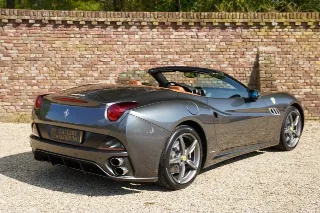 Foto 2 di 119: Ferrari California 4.3 “Tasteful Grigio Silverstone”