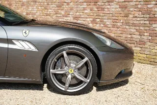 Foto 42 di 119: Ferrari California 4.3 “Tasteful Grigio Silverstone”