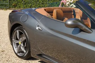 Foto 45 di 119: Ferrari California 4.3 “Tasteful Grigio Silverstone”
