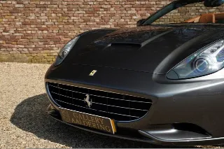 Foto 63 di 119: Ferrari California 4.3 “Tasteful Grigio Silverstone”