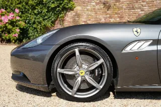 Foto 64 di 119: Ferrari California 4.3 “Tasteful Grigio Silverstone”