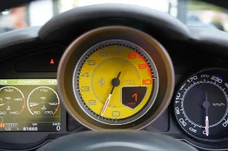 Foto 68 di 119: Ferrari California 4.3 “Tasteful Grigio Silverstone”