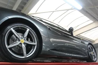 Foto 8 di 119: Ferrari California 4.3 “Tasteful Grigio Silverstone”
