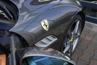 Foto 92 di 119: Ferrari California 4.3 “Tasteful Grigio Silverstone”