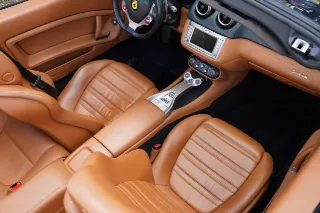 Foto 94 di 119: Ferrari California 4.3 “Tasteful Grigio Silverstone”