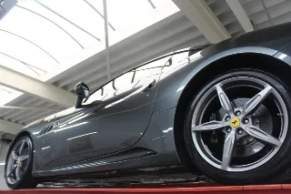 Foto 9 di 119: Ferrari California 4.3 “Tasteful Grigio Silverstone”