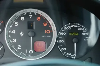 Foto 69 di 128: Ferrari 575M Maranello “Ferrari dealer maintenance”