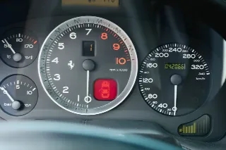 Foto 8 di 128: Ferrari 575M Maranello “Ferrari dealer maintenance”