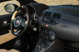 Foto 21 di 102: Fiat Abarth 695 Edizione Maserati “№333 of 499”