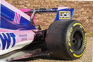 Foto 18 di 48: Force India Mercedes VJM10 Formula 1 “Ex-Esteban Ocon – Nine points-scoring finishes in 2017”