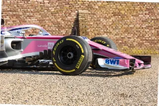 Foto 29 di 48: Force India Mercedes VJM10 Formula 1 “Ex-Esteban Ocon – Nine points-scoring finishes in 2017”