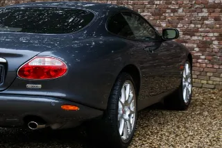 Foto 105 di 106: Jaguar XK8 4.2 Coupe “Slate Grey – XKR Optics”