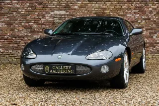 Foto 15 di 106: Jaguar XK8 4.2 Coupe “Slate Grey – XKR Optics”