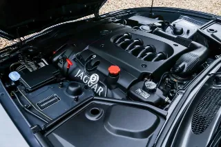 Foto 17 di 106: Jaguar XK8 4.2 Coupe “Slate Grey – XKR Optics”