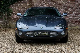Foto 55 di 106: Jaguar XK8 4.2 Coupe “Slate Grey – XKR Optics”