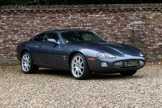 Foto 61 di 106: Jaguar XK8 4.2 Coupe “Slate Grey – XKR Optics”