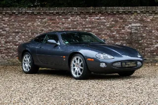 Foto 63 di 106: Jaguar XK8 4.2 Coupe “Slate Grey – XKR Optics”