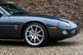 Foto 67 di 106: Jaguar XK8 4.2 Coupe “Slate Grey – XKR Optics”