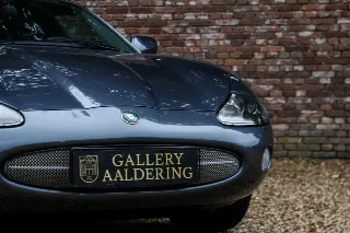 Foto 74 di 106: Jaguar XK8 4.2 Coupe “Slate Grey – XKR Optics”