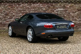 Foto 78 di 106: Jaguar XK8 4.2 Coupe “Slate Grey – XKR Optics”