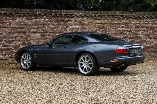 Foto 84 di 106: Jaguar XK8 4.2 Coupe “Slate Grey – XKR Optics”