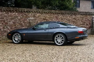 Foto 90 di 106: Jaguar XK8 4.2 Coupe “Slate Grey – XKR Optics”