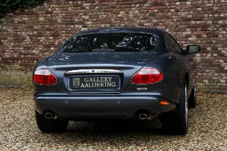 Foto 98 di 106: Jaguar XK8 4.2 Coupe “Slate Grey – XKR Optics”