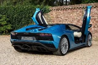 Foto 100 di 115: Lamborghini Aventador S Roadster “Blu Aegir over Bianco Polar”
