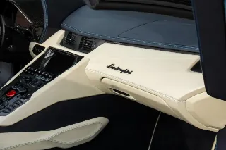 Foto 102 di 115: Lamborghini Aventador S Roadster “Blu Aegir over Bianco Polar”