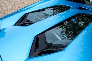 Foto 103 di 115: Lamborghini Aventador S Roadster “Blu Aegir over Bianco Polar”