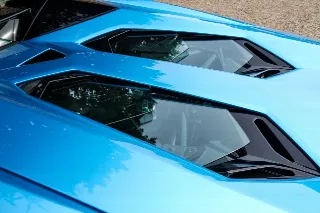 Foto 106 di 115: Lamborghini Aventador S Roadster “Blu Aegir over Bianco Polar”