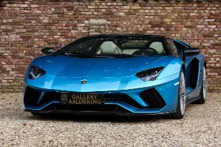 Foto 10 di 115: Lamborghini Aventador S Roadster “Blu Aegir over Bianco Polar”