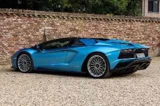 Foto 110 di 115: Lamborghini Aventador S Roadster “Blu Aegir over Bianco Polar”