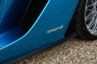 Foto 20 di 115: Lamborghini Aventador S Roadster “Blu Aegir over Bianco Polar”